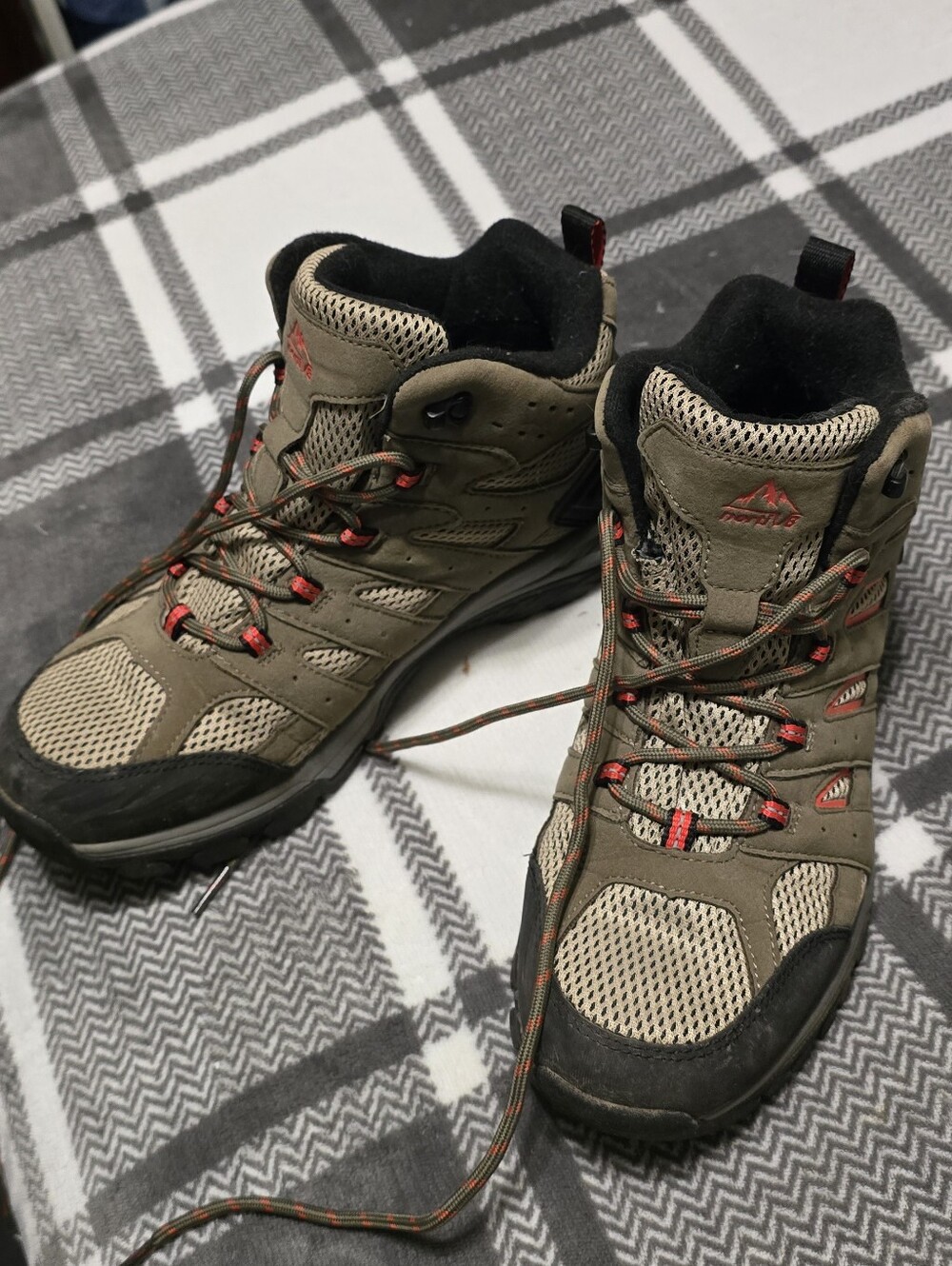 NORTIV-8 Women's Olive Green Mid-Top Hiking Boots